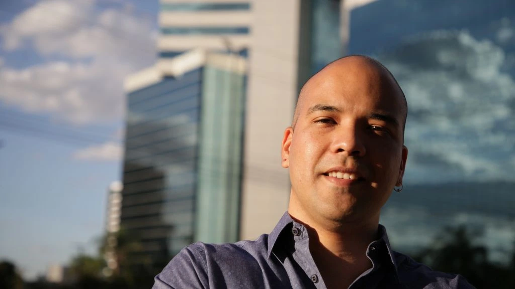 Escritório moderno de fintech brasileira