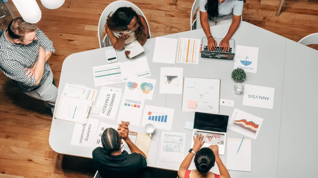 Reunião em agência de marketing